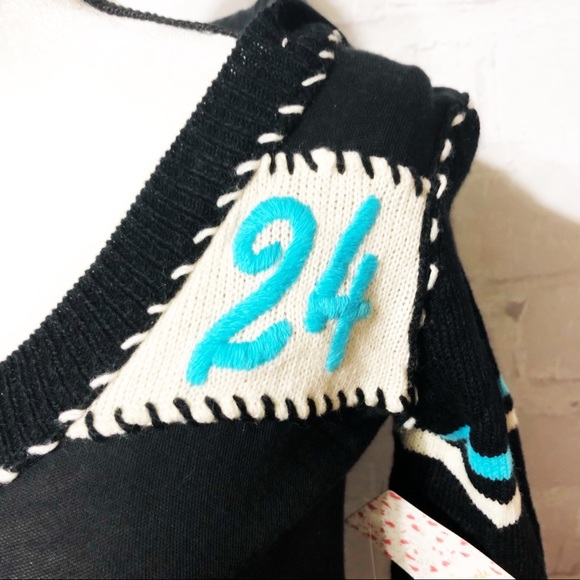 Free People sweater with hood.  H03. - Picture 4 of 8